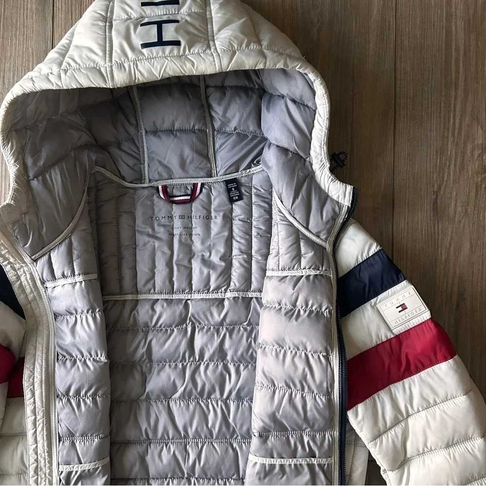 Tommy Hilfiger | Quilted Color Blocked Hooded Puffer Jacket (Small)